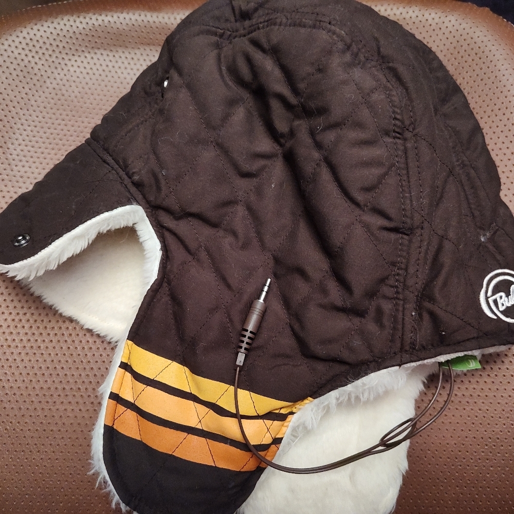 Bula winter hat Y2K